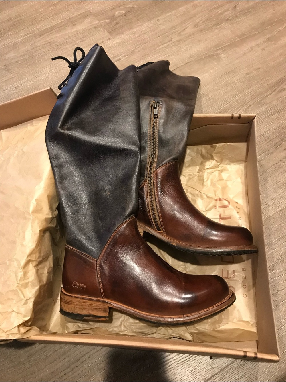 Bed Stu Manchester Tall Boot. Rustic black>teak. Size 6 (US)
NIB